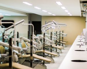 Por que a especialização em Odontologia é essencial após a graduação?